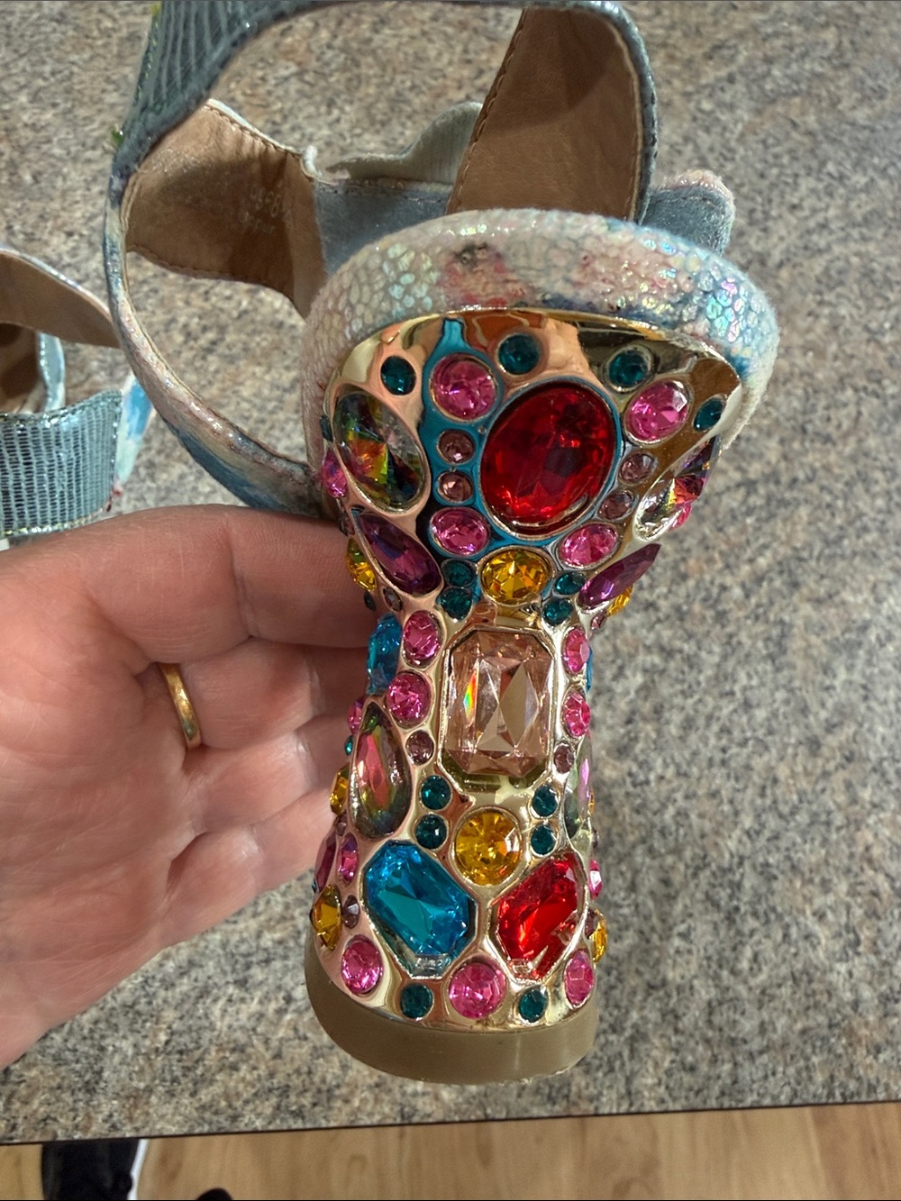 Women's Iridescent Sandals w Rose Accents and decorate gem heels size 39 US 8.5 - Picture 7 of 7